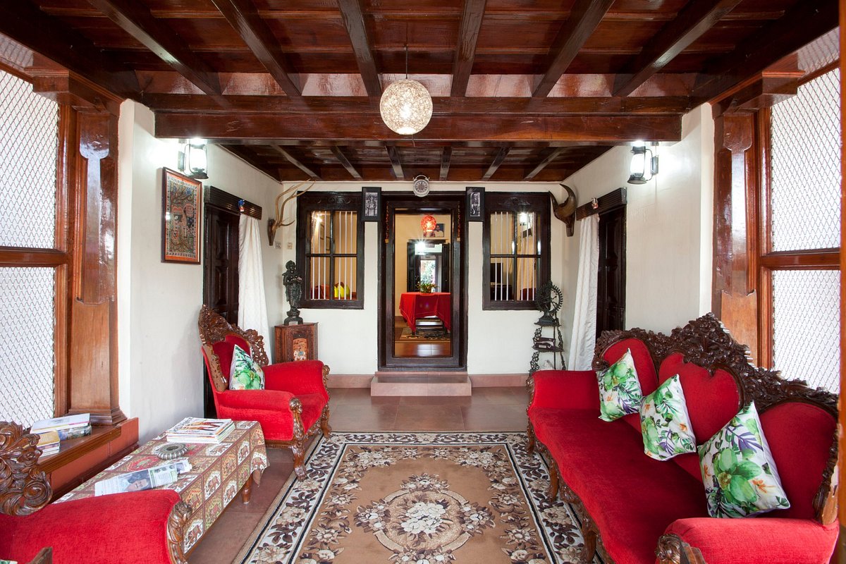 Sardar Bahadur's Heritage Bungalow Estate Stay- Heritage Home